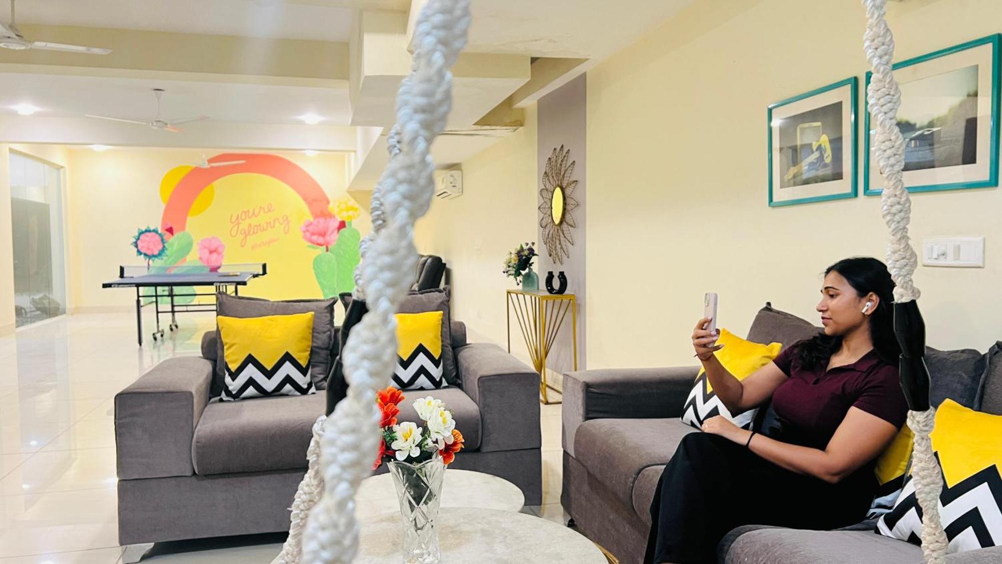 Bluo Studio4 Golf Course Road - Gym, Balcony, Lift Gurgaon Extérieur photo