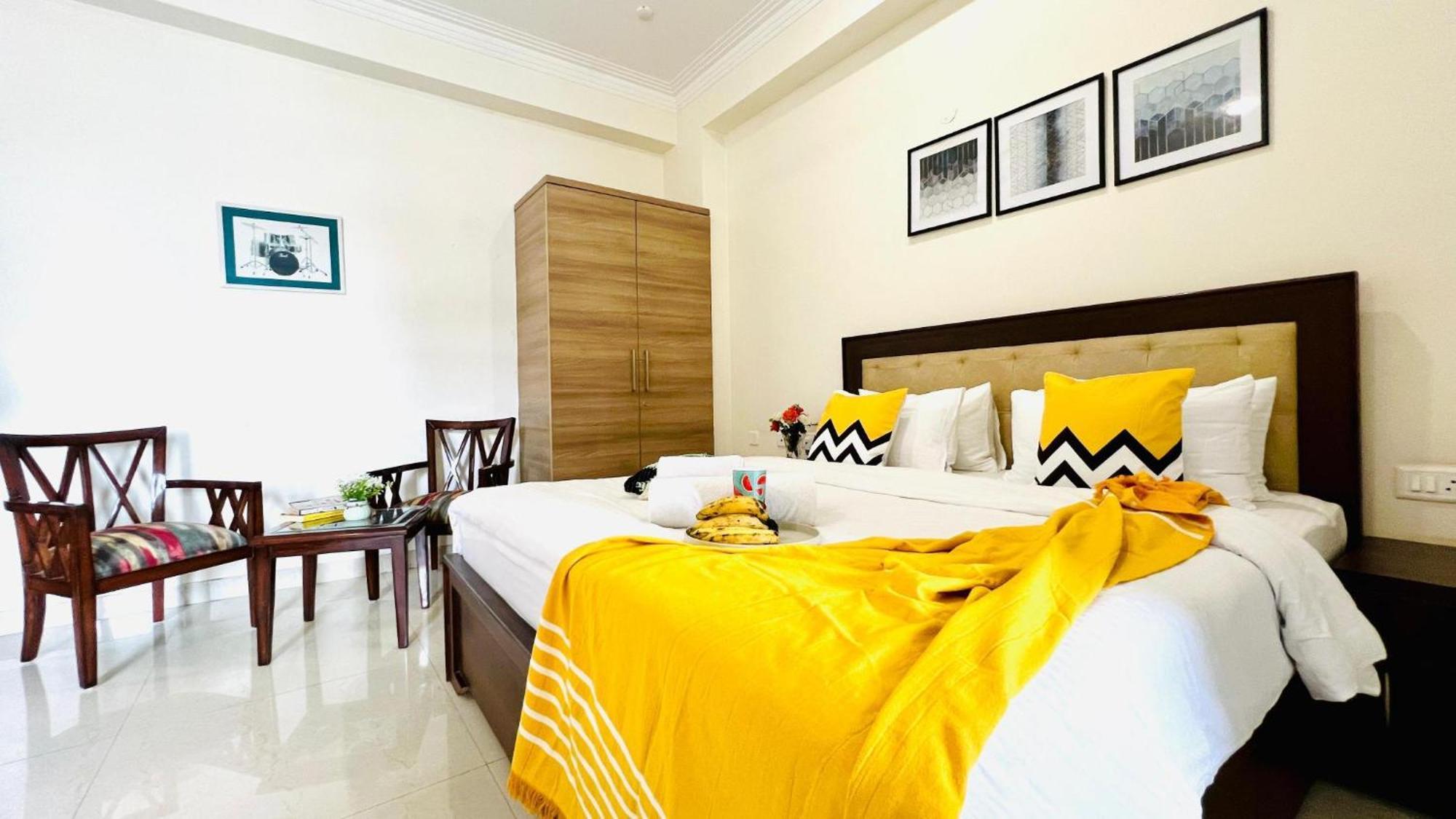 Bluo Studio4 Golf Course Road - Gym, Balcony, Lift Gurgaon Extérieur photo