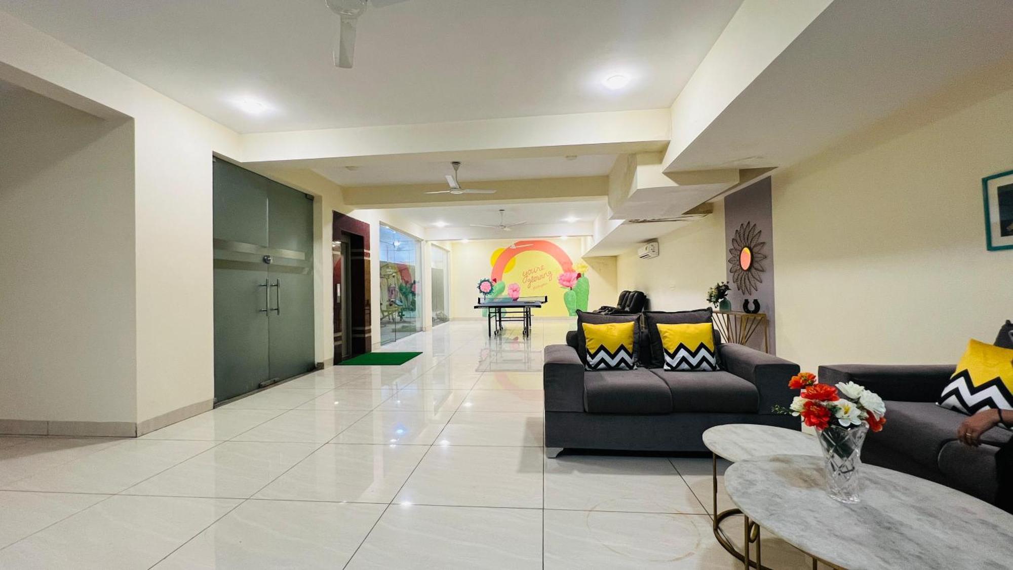 Bluo Studio4 Golf Course Road - Gym, Balcony, Lift Gurgaon Extérieur photo